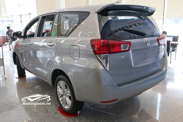 den-hau-toyota-innova-2-0-v-7-cho-toyota-an-giang-6