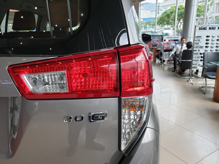 den-hau-xe-toyota-innova-20g-2020-toyota-an-giang