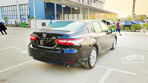 duoi-xe-toyota-camry-20g-2020-nhap-thai-lan-toyota-an-giang-1