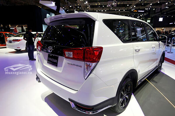 hong-duoi-xe-toyota-innova-2020-v-toyota-an-giang-5