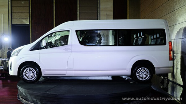 hong-xe-toyota-hiace-2020-ra-mat-philiphine-toyota-an-giang-4