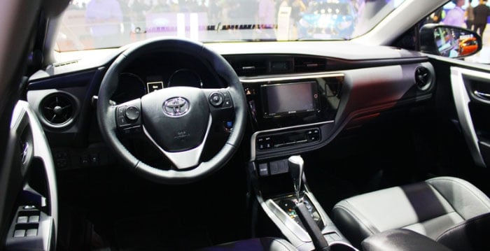 mua-xe-toyota-altis-2020-trả-góp