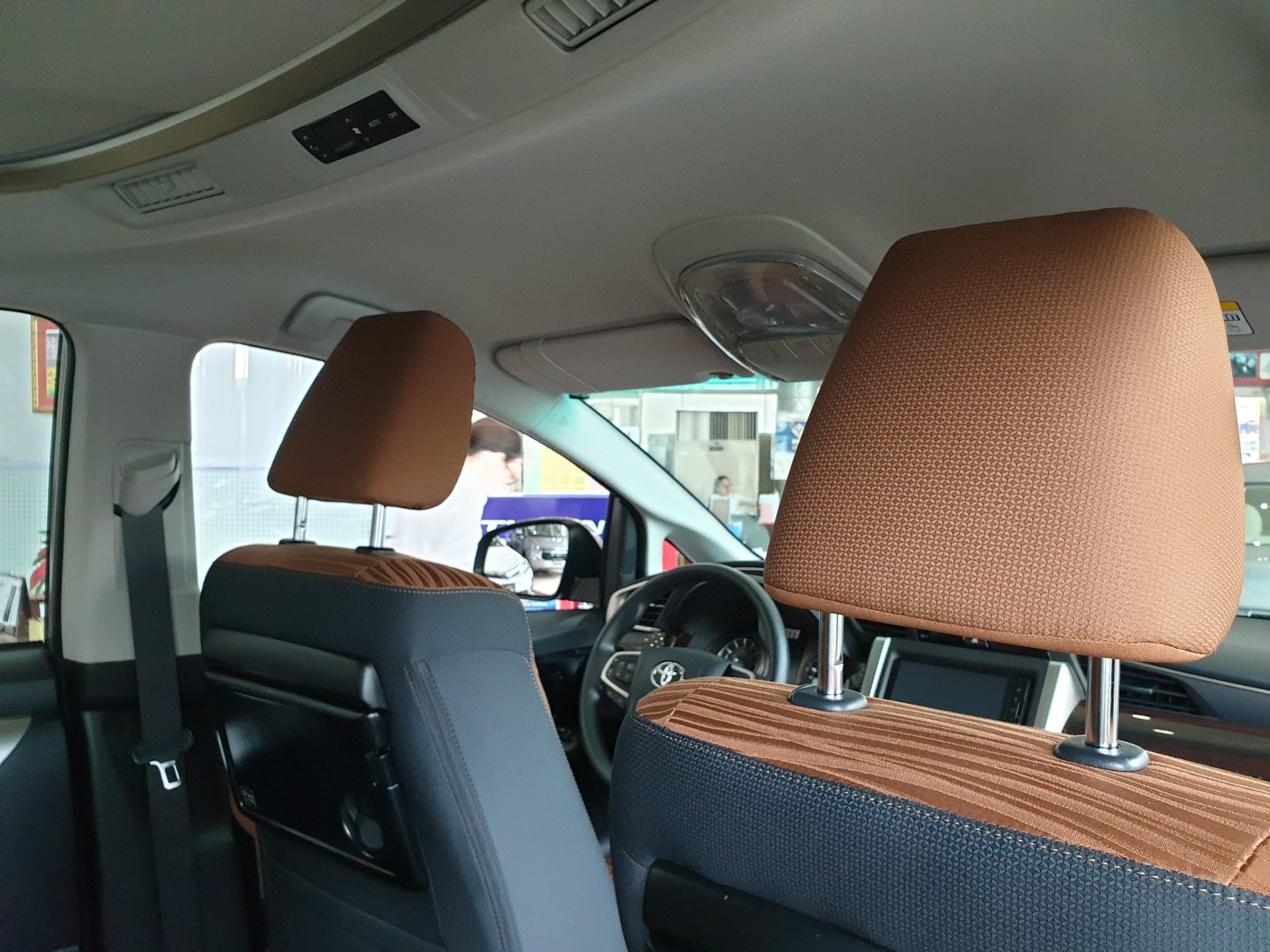 tran-xe-toyota-innova-20g-2020-toyota-an-giang