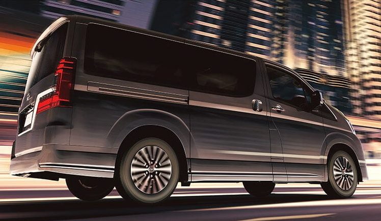 duoi-xe-mpv-toyota-granvia-2020-sap-duoc-ra-mat-toyota-an-giang