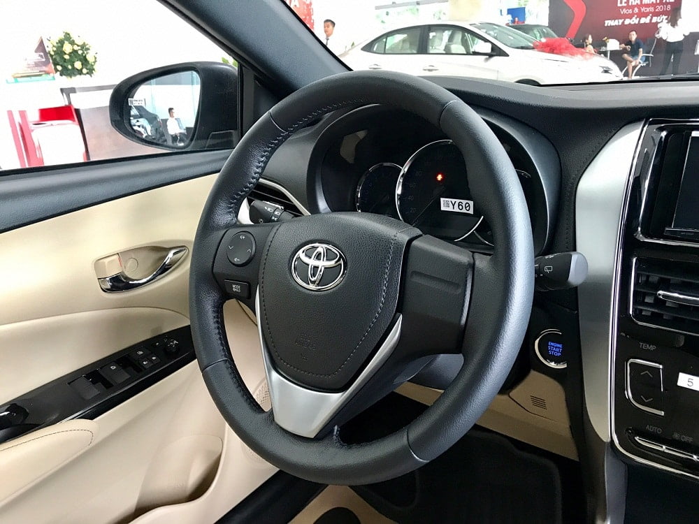 nut-de-toyota-yaris-2020-2021-toyota-an-giang