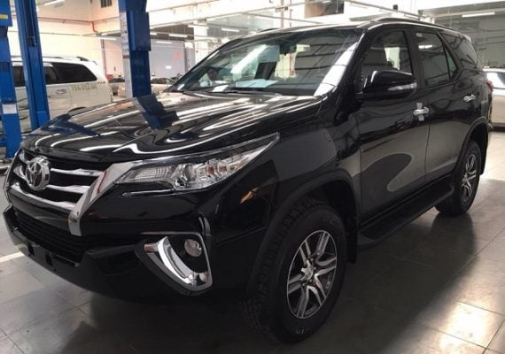 xe-toyota-fortuner-2020-mau-den-toyota-an-giang