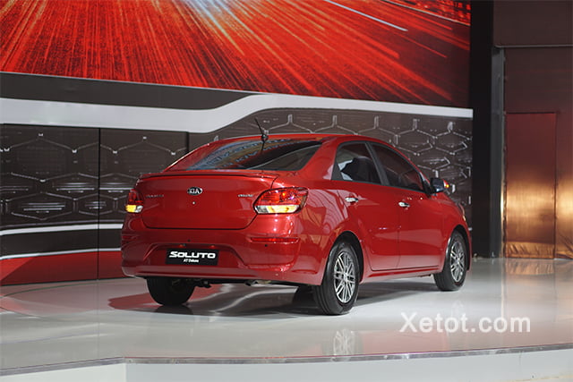 duoi-xe-kia-soluto-2020-muaxegiatot-vn