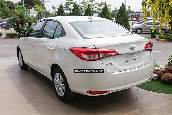 hinh-toyota-vios-e-mt-2018-2019-mau-trang-muaxegiatot-vn-8