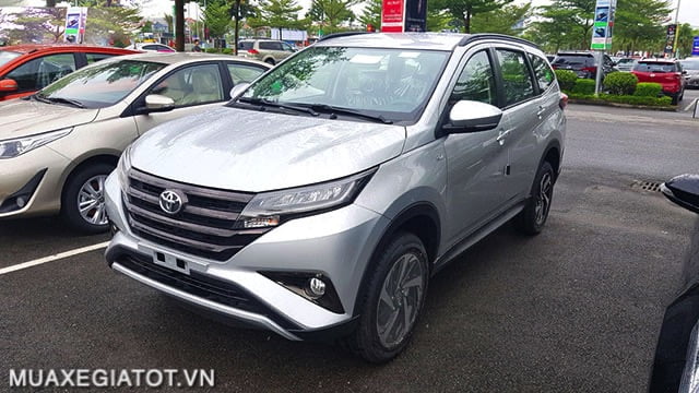 Toyota Rush màu bạc