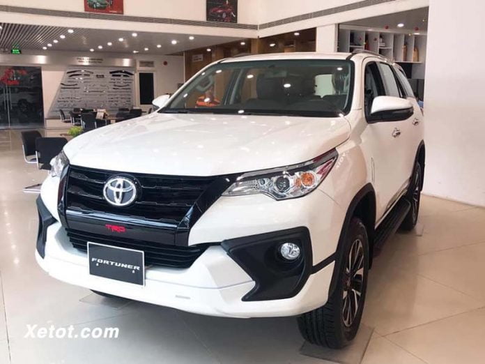 xe-2020-toyota-fortuner-10-xe-ban-chay-2019-toyota-an-giang-696x522
