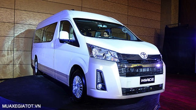 gia-xe-15-cho-toyota-hiace-2020-2021-muaxegiatot-vn