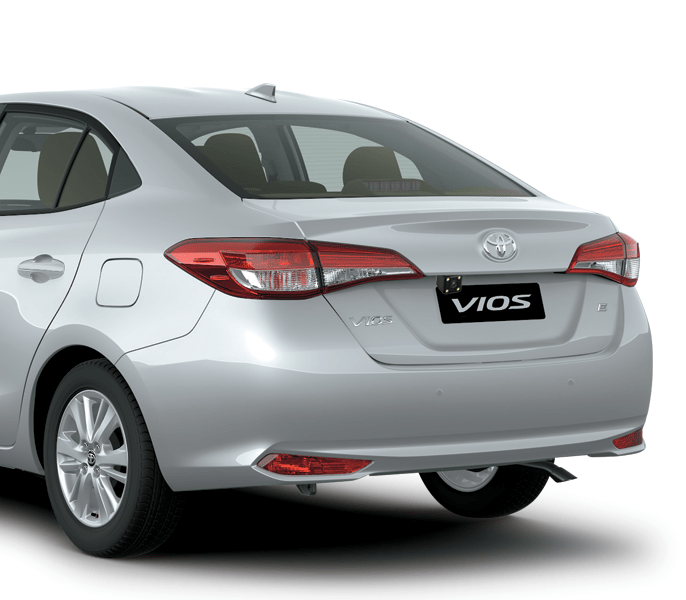 duoi-xe-toyota-vios-e-mt-3-tui-khi-2020-muaxegiatot-vn