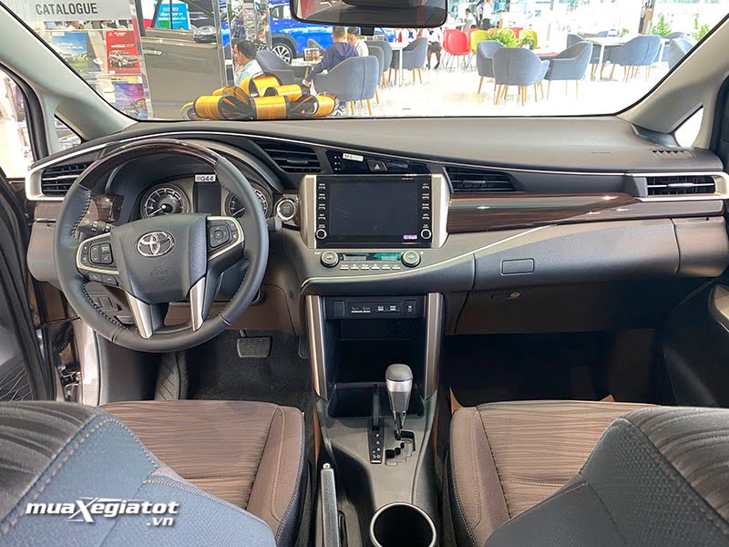 noi-that-xe-toyota-innova-2021-20g-muaxegiatot-vn-10